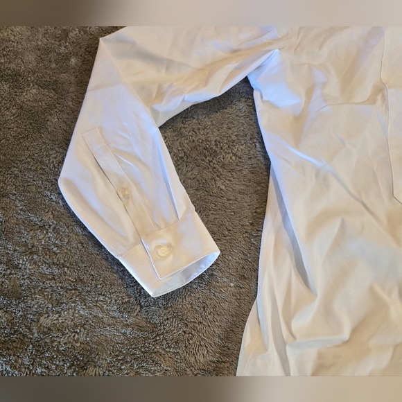 Calvin Klien White Button Down, Regular Fit, Stretch, Wrinkle Free, Size Medium - Picture 13 of 13